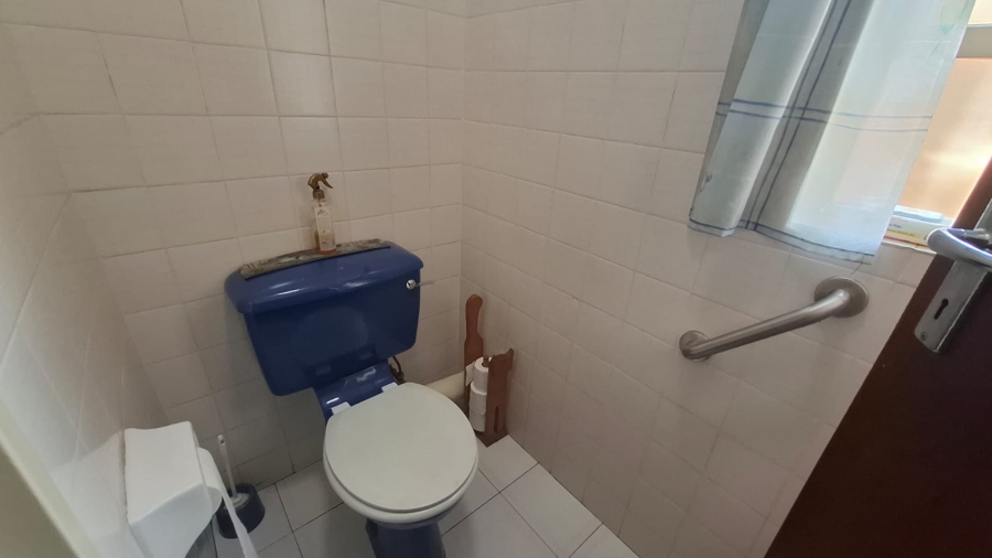 6 Bedroom Property for Sale in Mooivallei Park North West